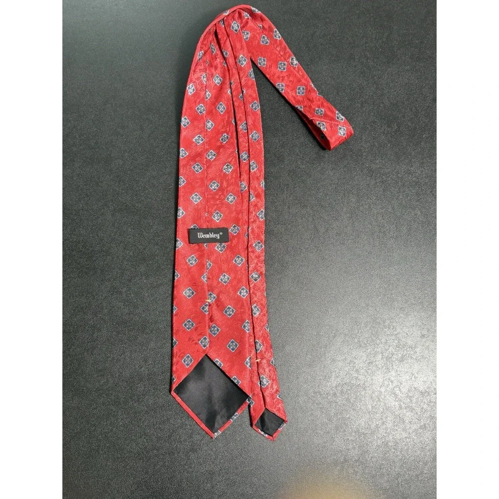 Wembley Men's 100% Silk Blended  57